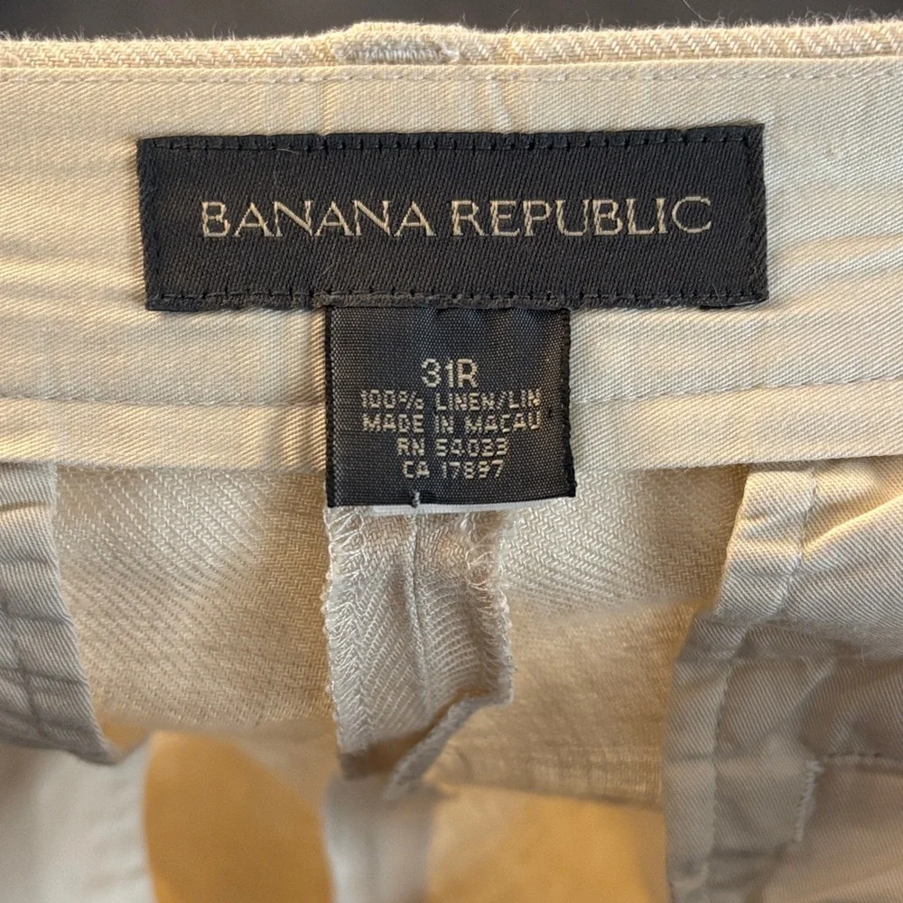 Banana Republic Men's Linen Khaki Chinos